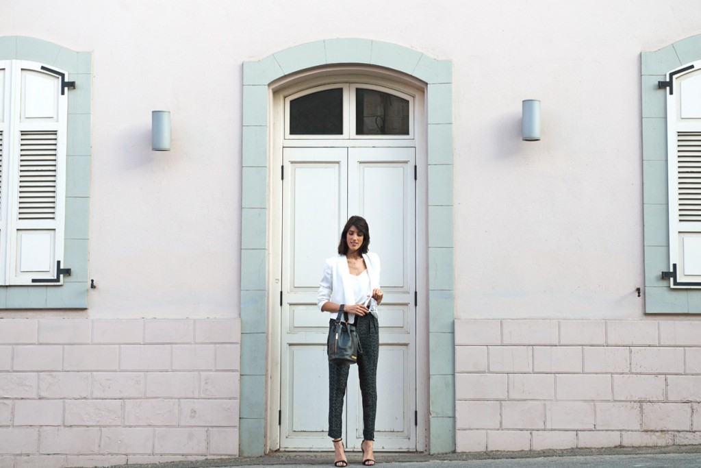 eight30 white jacket outfit mango juicy couture zucker marc jacobs