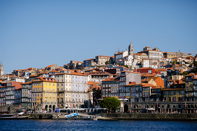 EIGHT30 - porto travel guide - Cais de Ribeira